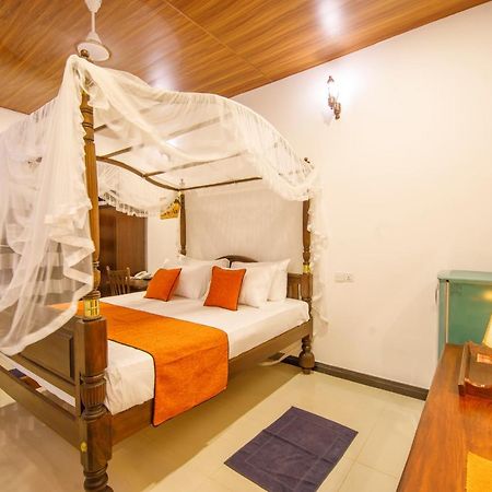 Mimoza Mirissa Bed & Breakfast ภายนอก รูปภาพ