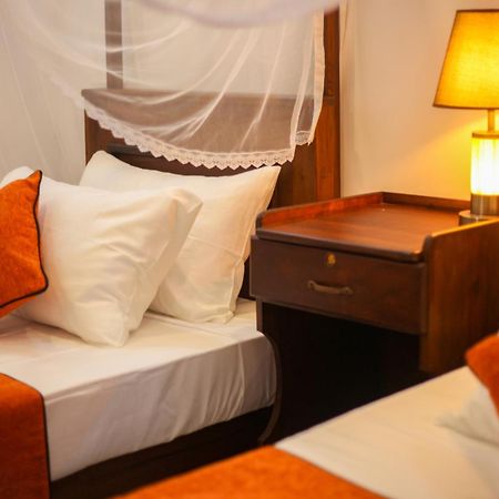 Mimoza Mirissa Bed & Breakfast ภายนอก รูปภาพ