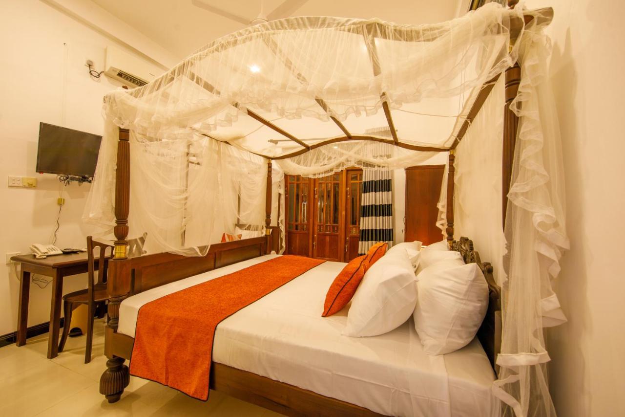 Mimoza Mirissa Bed & Breakfast ภายนอก รูปภาพ