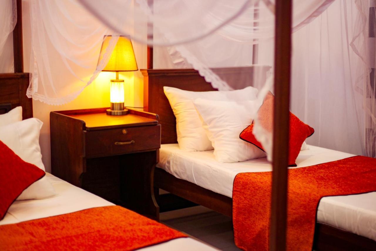 Mimoza Mirissa Bed & Breakfast ภายนอก รูปภาพ