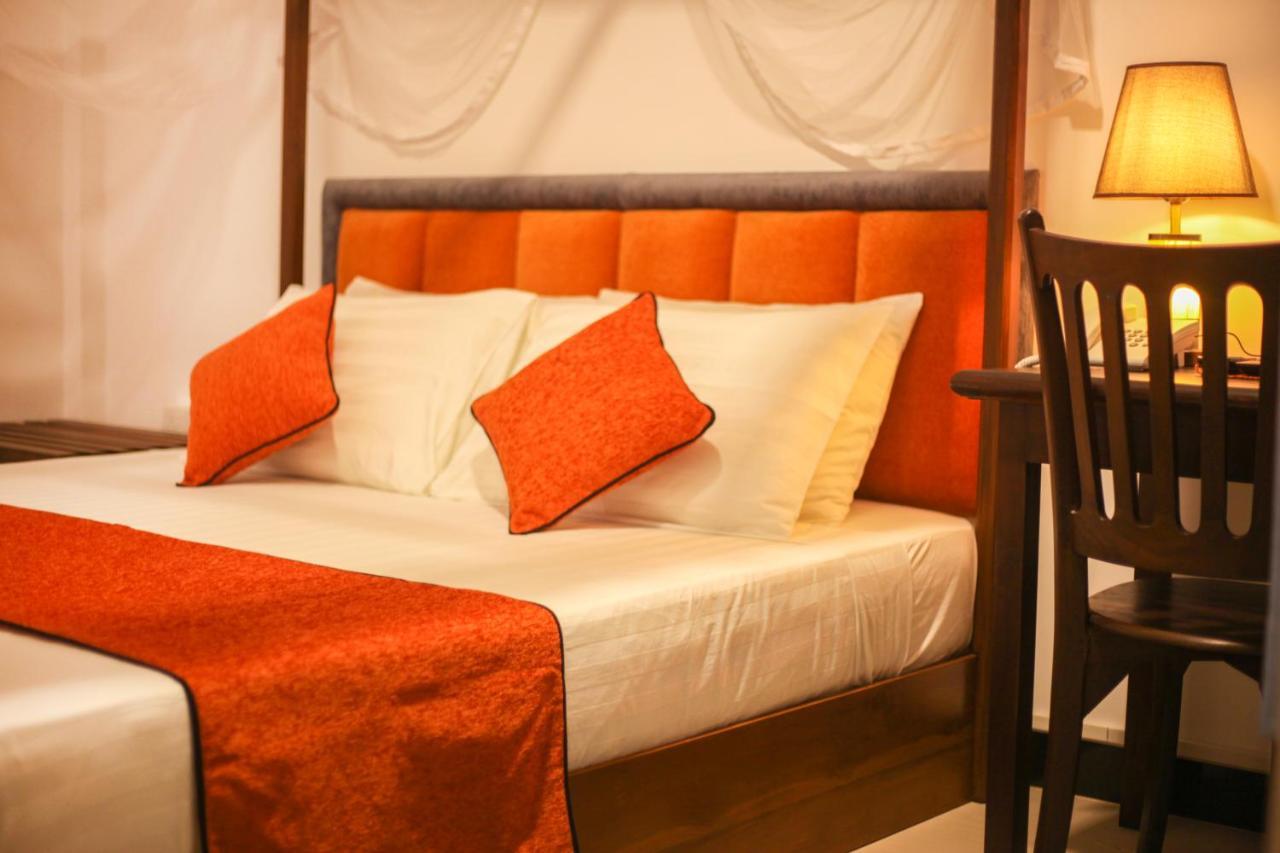 Mimoza Mirissa Bed & Breakfast ภายนอก รูปภาพ